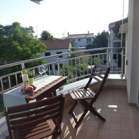 Apartment For Two 200M From The Beach Pula Exterior foto