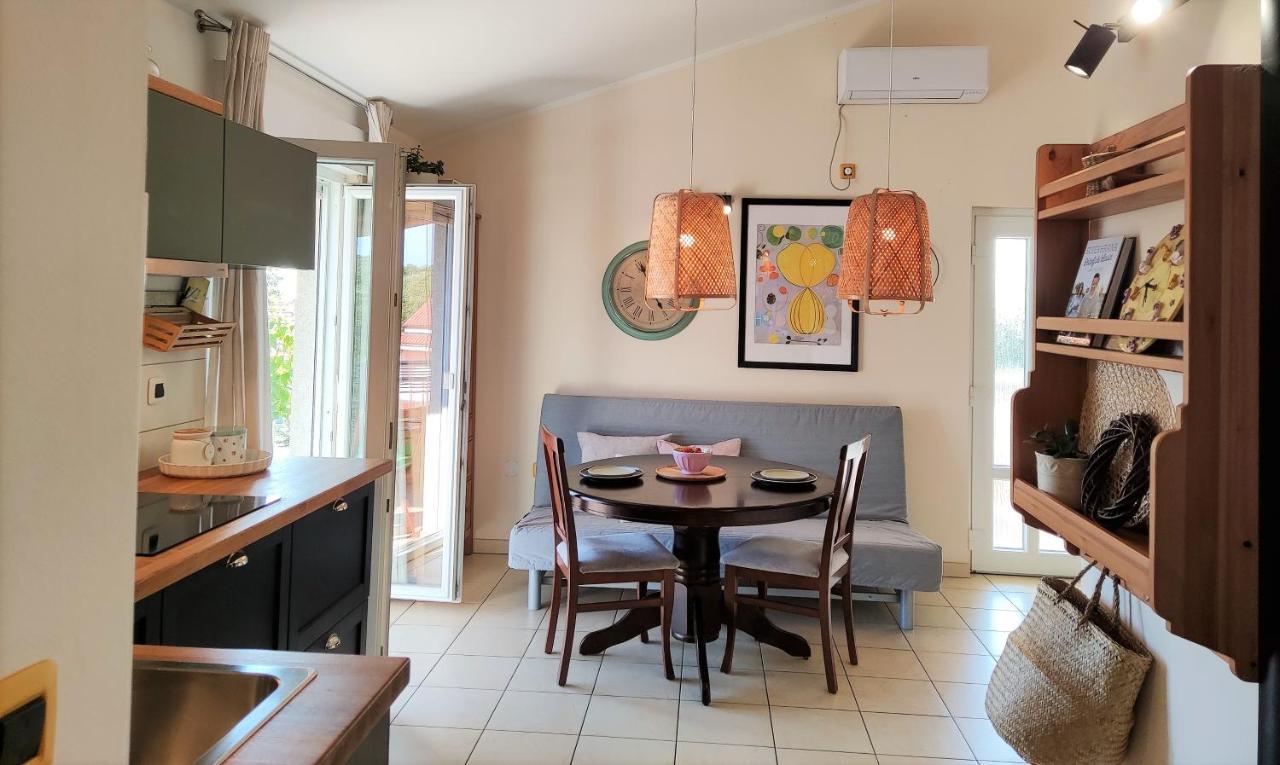 Apartment For Two 200M From The Beach Pula Exterior foto