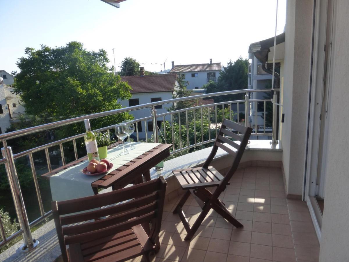 Apartment For Two 200M From The Beach Pula Exterior foto